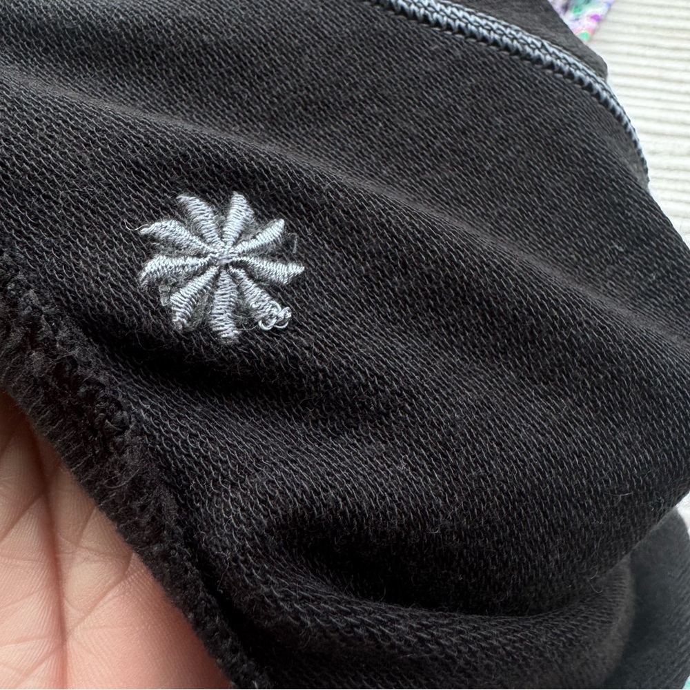 Athleta Black Curved Seam Pocket Pullover Sweatshirt Size S - Picture 9 of 11